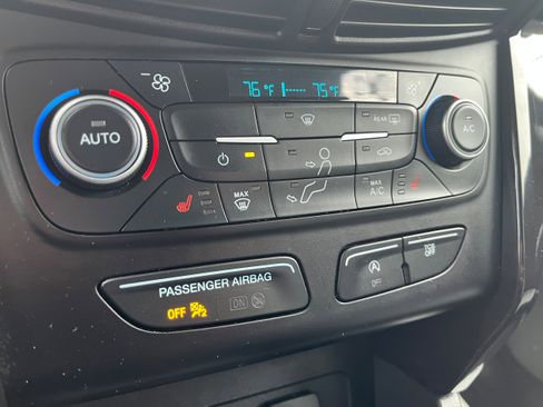 Certified 2018 Ford Escape SE w/ Ford Safe & Smart Package image 18