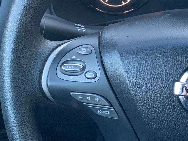 Used 2014 Nissan Pathfinder S FWD image 13