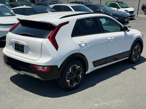 Used 2024 Kia Niro Wind FWD image 5
