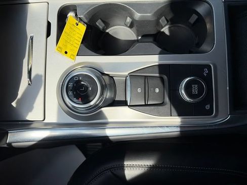 Used 2023 Ford Explorer XLT w/ Equipment Group 202A AWD/4WD image 17