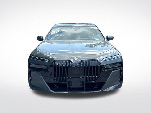 Used 2023 BMW 760i xDrive w/ Parking Assistance Package AWD/4WD image 10