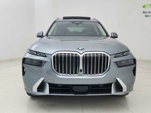Used 2025 BMW X7 xDrive40i AWD/4WD image 2