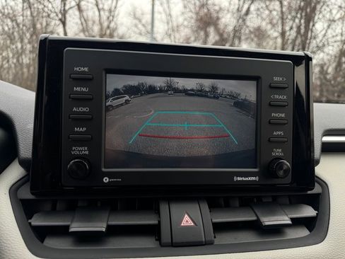 Used 2020 Toyota RAV4 XLE image 10