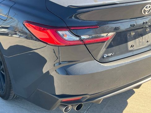 Used 2025 Toyota Camry SE image 13