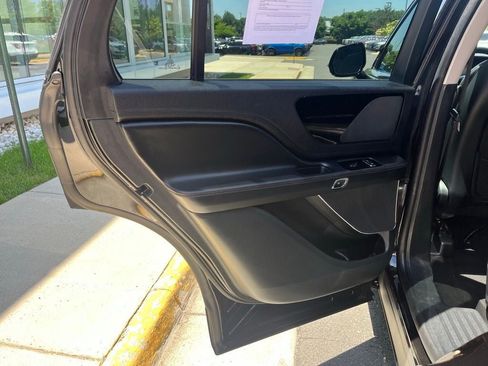 Certified 2022 Lincoln Aviator AWD w/ Premium Package image 19