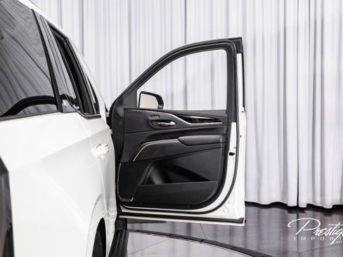 Used 2021 Cadillac Escalade Sport w/ Driver Assist Tech Package image 37