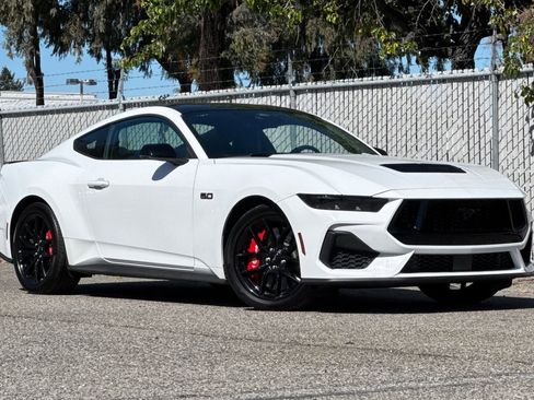 Used 2025 Ford Mustang GT Premium image 2