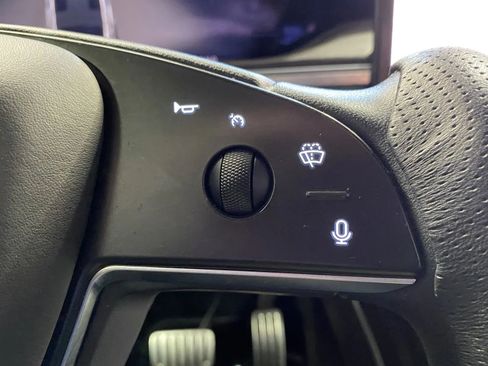 Used 2023 Tesla Model X image 17