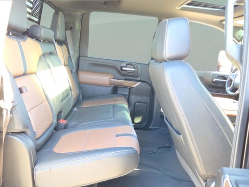 Used 2022 Chevrolet Silverado 3500 High Country image 15