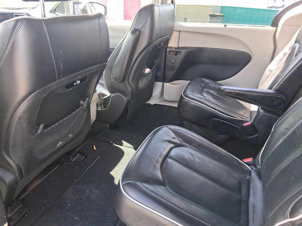 Used 2021 Chrysler Pacifica Limited AWD/4WD image 12