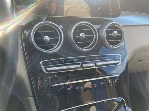 Used 2021 Mercedes-Benz GLC 300 GLC 300 image 17