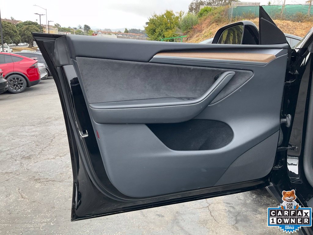 Used 2023 Tesla Model Y Long Range AWD/4WD image 27