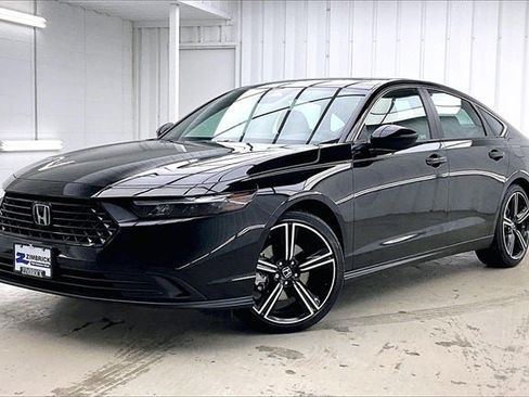 Certified 2025 Honda Accord Sport image 2