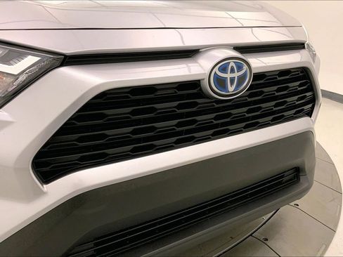 Used 2023 Toyota RAV4 XLE Premium image 29