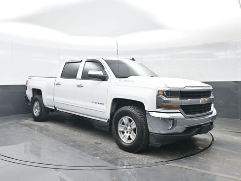 Used 2018 Chevrolet Silverado 1500 LT w/ All Star Edition image 9