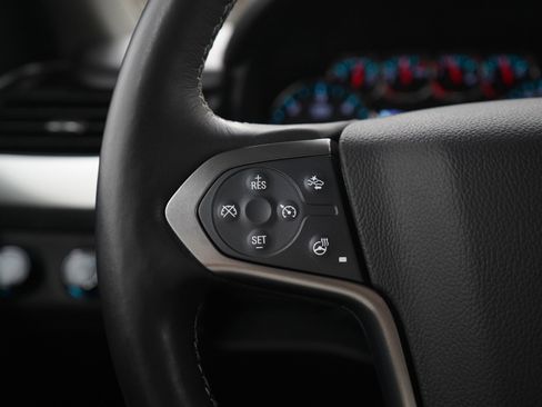 Used 2019 Chevrolet Suburban LT image 30