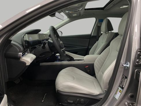 New 2026 Hyundai Elantra Limited image 30