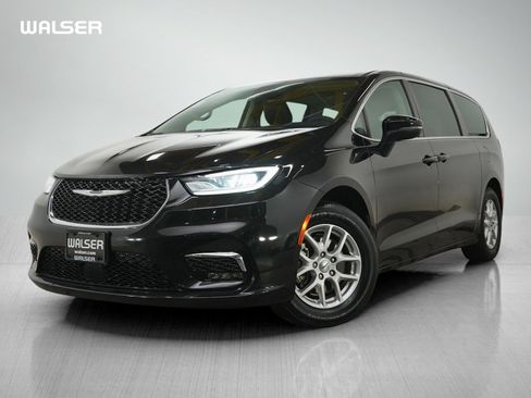 Used 2023 Chrysler Pacifica Touring-L FWD image 1