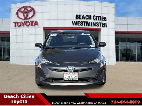 Used 2016 Toyota Prius Three image 4