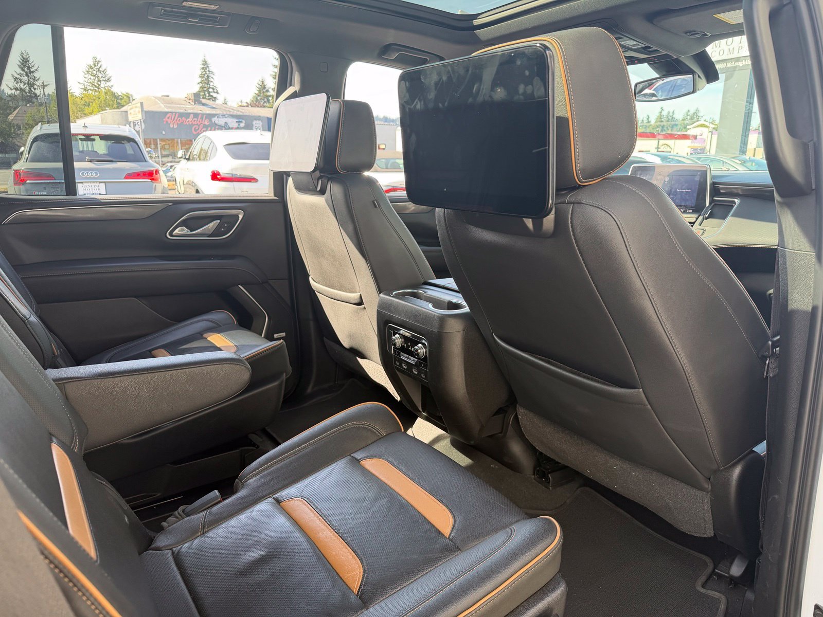 Used 2021 GMC Yukon AT4 w/ AT4 Premium Plus Package AWD/4WD image 21