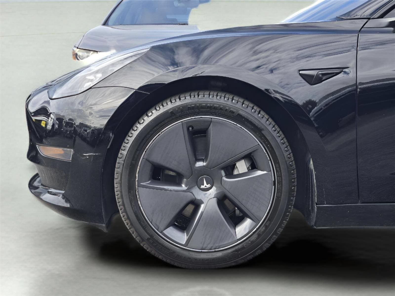 Used 2023 Tesla Model 3 Standard Range RWD image 9