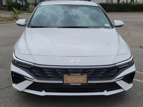New 2026 Hyundai Elantra Hybrid FWD image 2