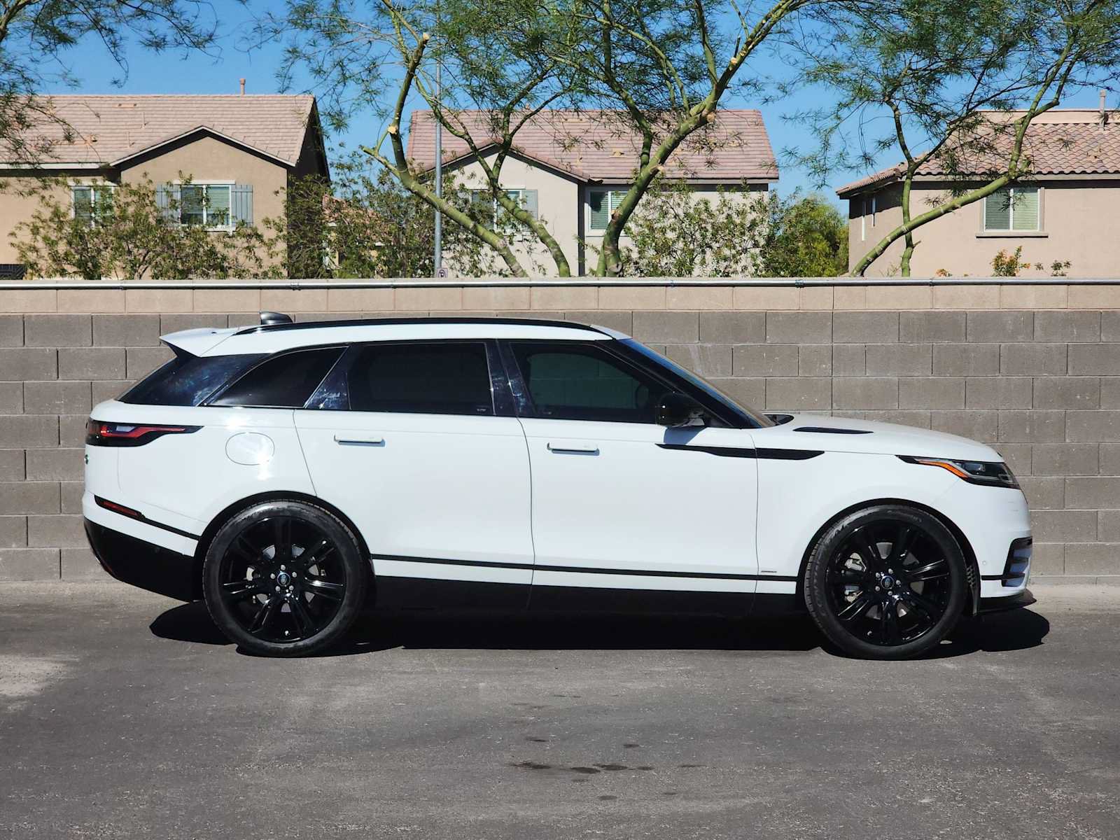 Used 2021 Land Rover Range Rover Velar R-Dynamic HSE AWD/4WD image 9