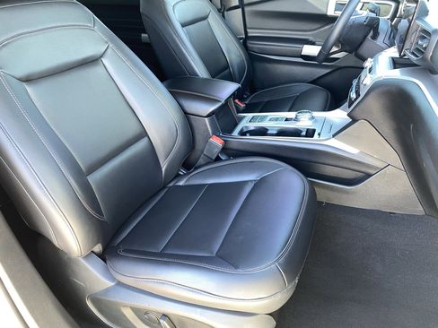 Used 2023 Ford Explorer XLT w/ Equipment Group 202A image 10