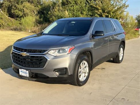 Used 2019 Chevrolet Traverse LS image 2