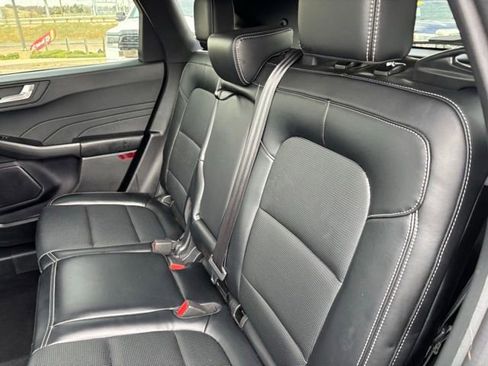 Used 2025 Ford Escape Platinum AWD/4WD image 17