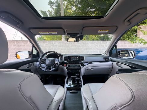 Used 2020 Honda Pilot Elite image 2