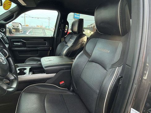 Used 2022 RAM 3500 Laramie image 14