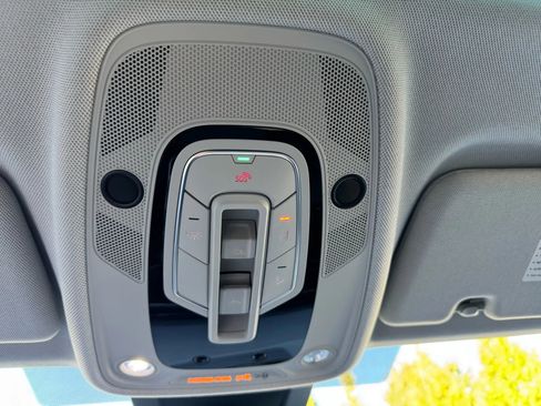 Used 2022 Audi Q8 Premium Plus w/ Premium Plus Package image 44