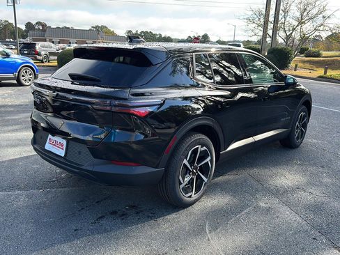 New 2026 Chevrolet Equinox EV LT image 6