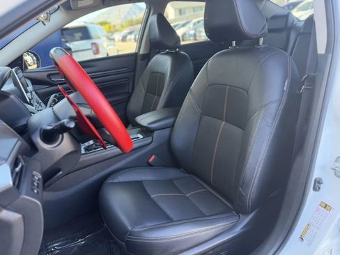 Used 2022 Nissan Altima 2.5 SR w/ Midnight Edition Package FWD image 16