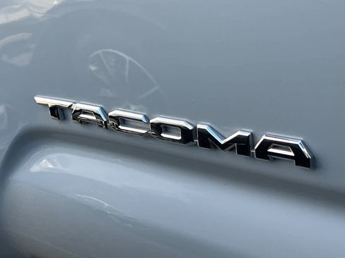 Used 2019 Toyota Tacoma TRD Sport w/ Technology Package image 21