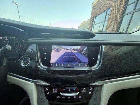 Used 2020 Cadillac XT6 Premium Luxury FWD image 30