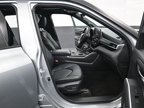 Certified 2023 Toyota Highlander XSE image 36