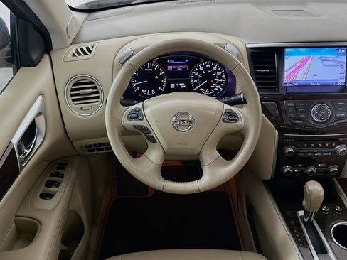 Used 2014 Nissan Pathfinder Platinum w/ Platinum Premium Package FWD image 17