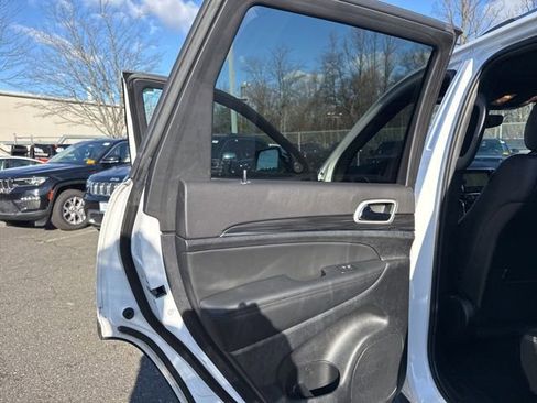 Used 2022 Jeep Grand Cherokee Limited w/ Tech Group image 35