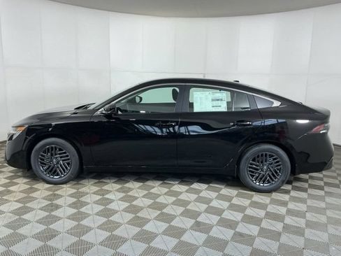 New 2026 Nissan Sentra SV w/ SV Convenience Package FWD image 4