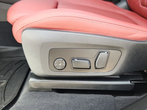 Used 2024 BMW X3 xDrive30i w/ M Sport Package image 12