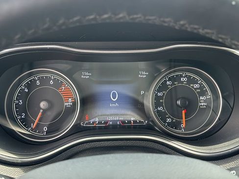 Used 2019 Jeep Cherokee Trailhawk w/ Cold Weather Group AWD/4WD image 16