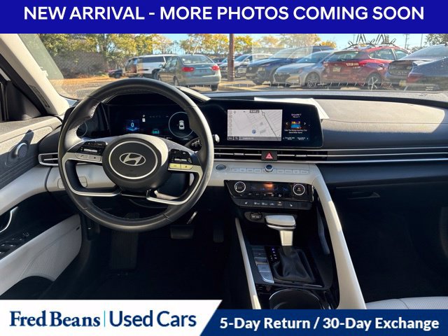 Certified 2024 Hyundai Elantra Limited FWD image 11
