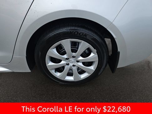 Used 2025 Toyota Corolla LE FWD image 46