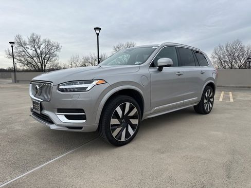Certified 2024 Volvo XC90 T8 Plus w/ Protection Package Premier image 4