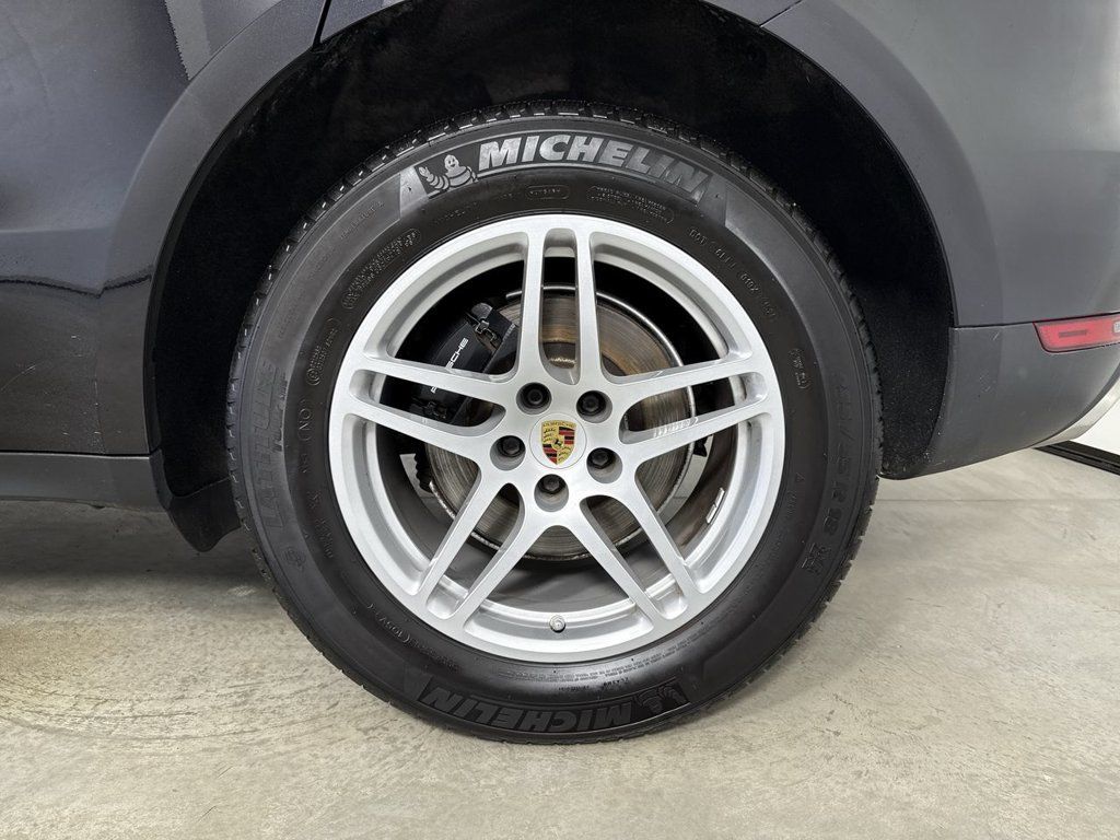 Certified 2021 Porsche Macan AWD/4WD image 14