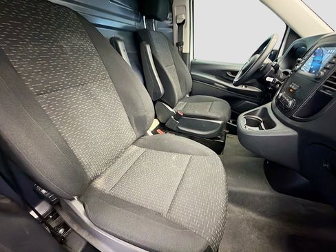 Used 2023 Mercedes-Benz Metris image 14