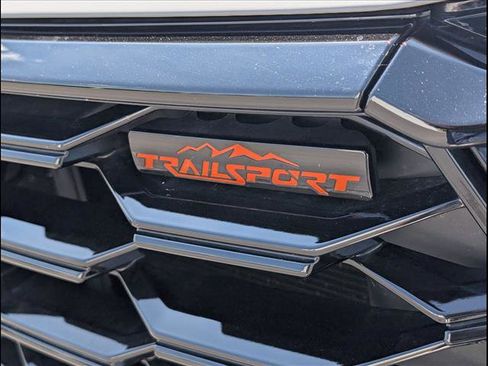 Used 2025 Honda Pilot TrailSport image 10