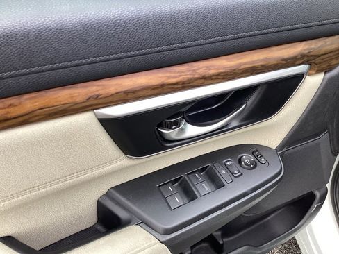 Used 2018 Honda CR-V EX image 9